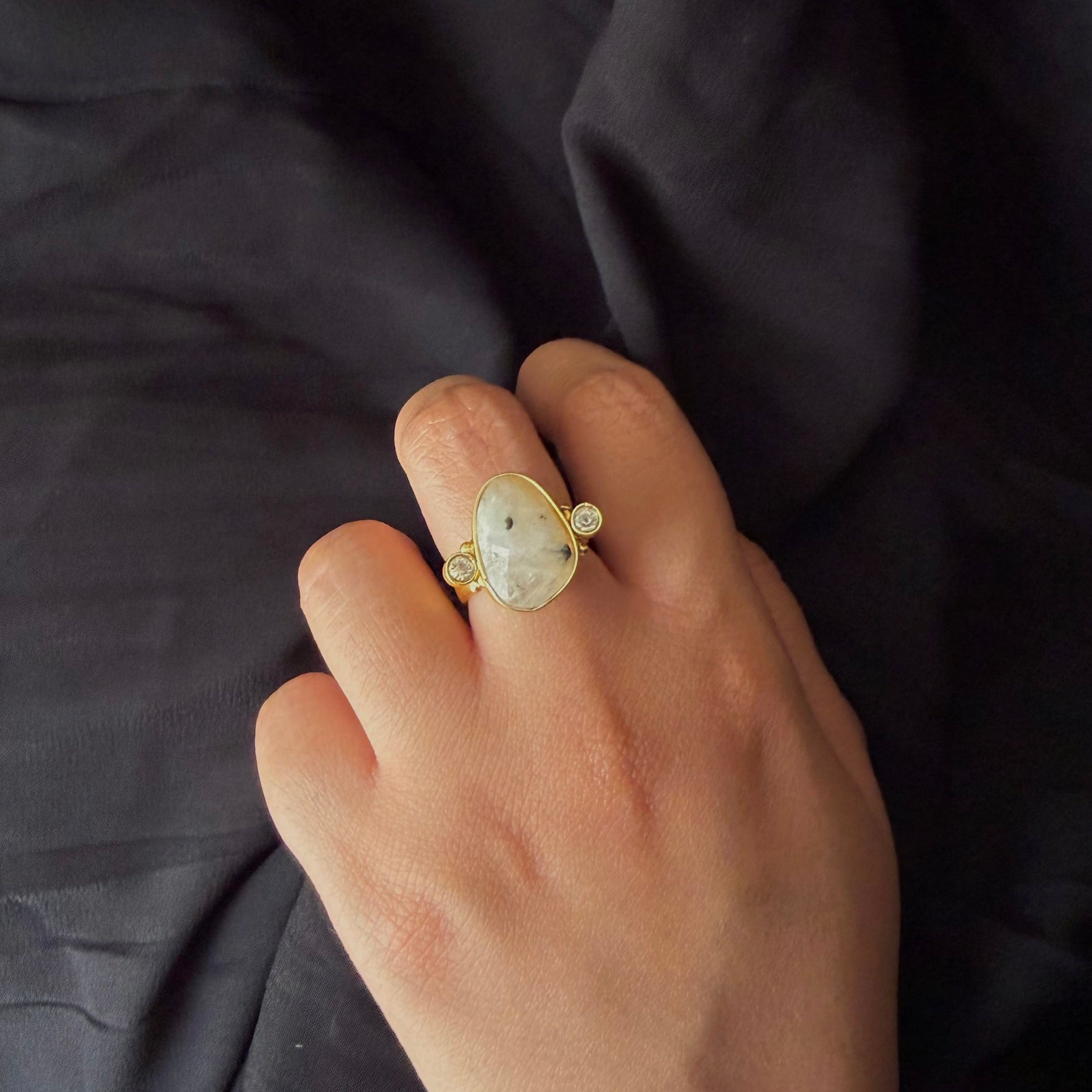 HIKARI ring - Flow (Moonstone)