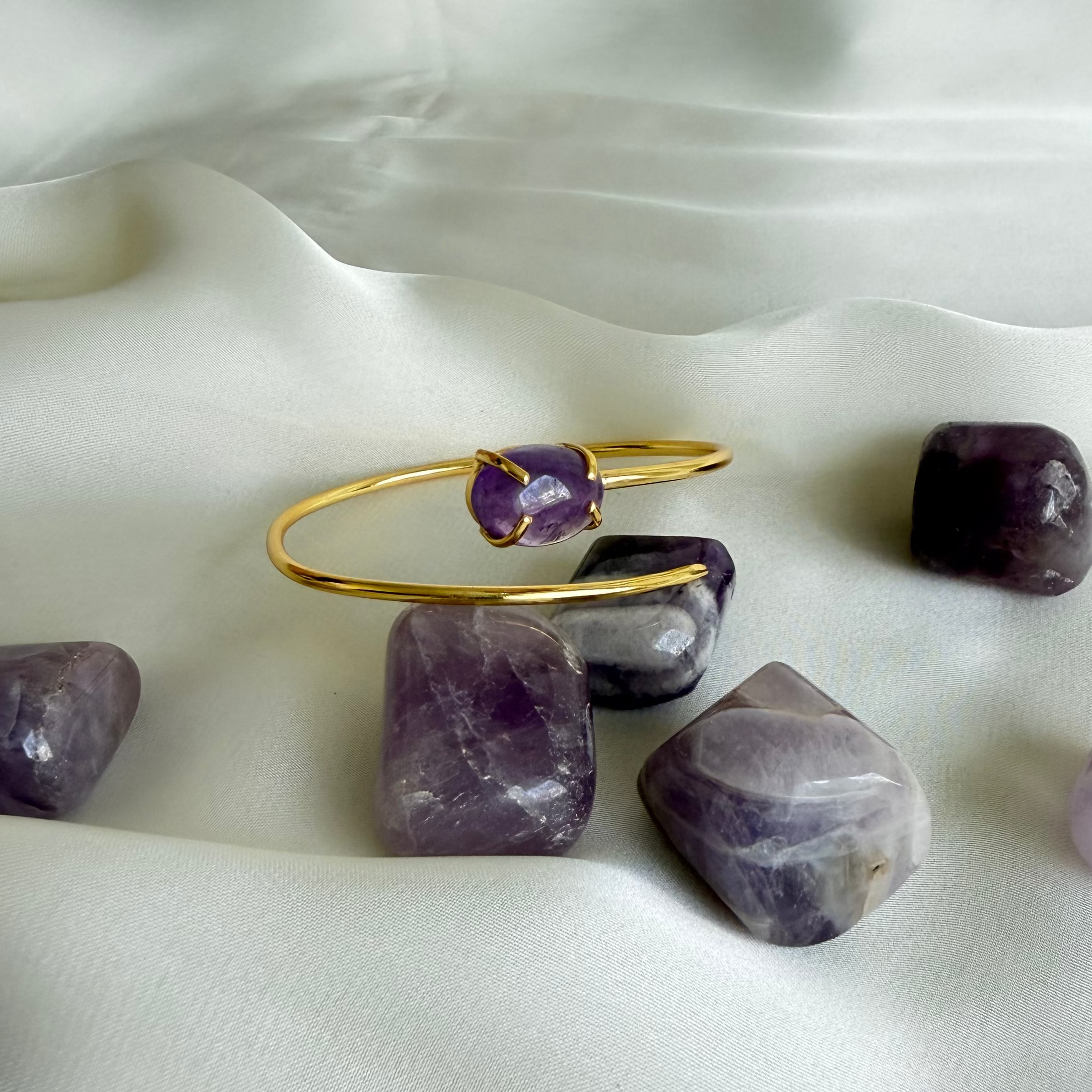 HIKARI Cuff - Amethyst