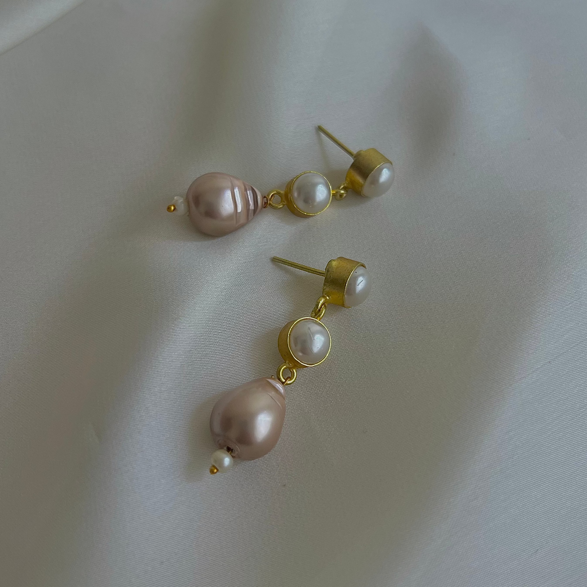 Noor Earrings product image